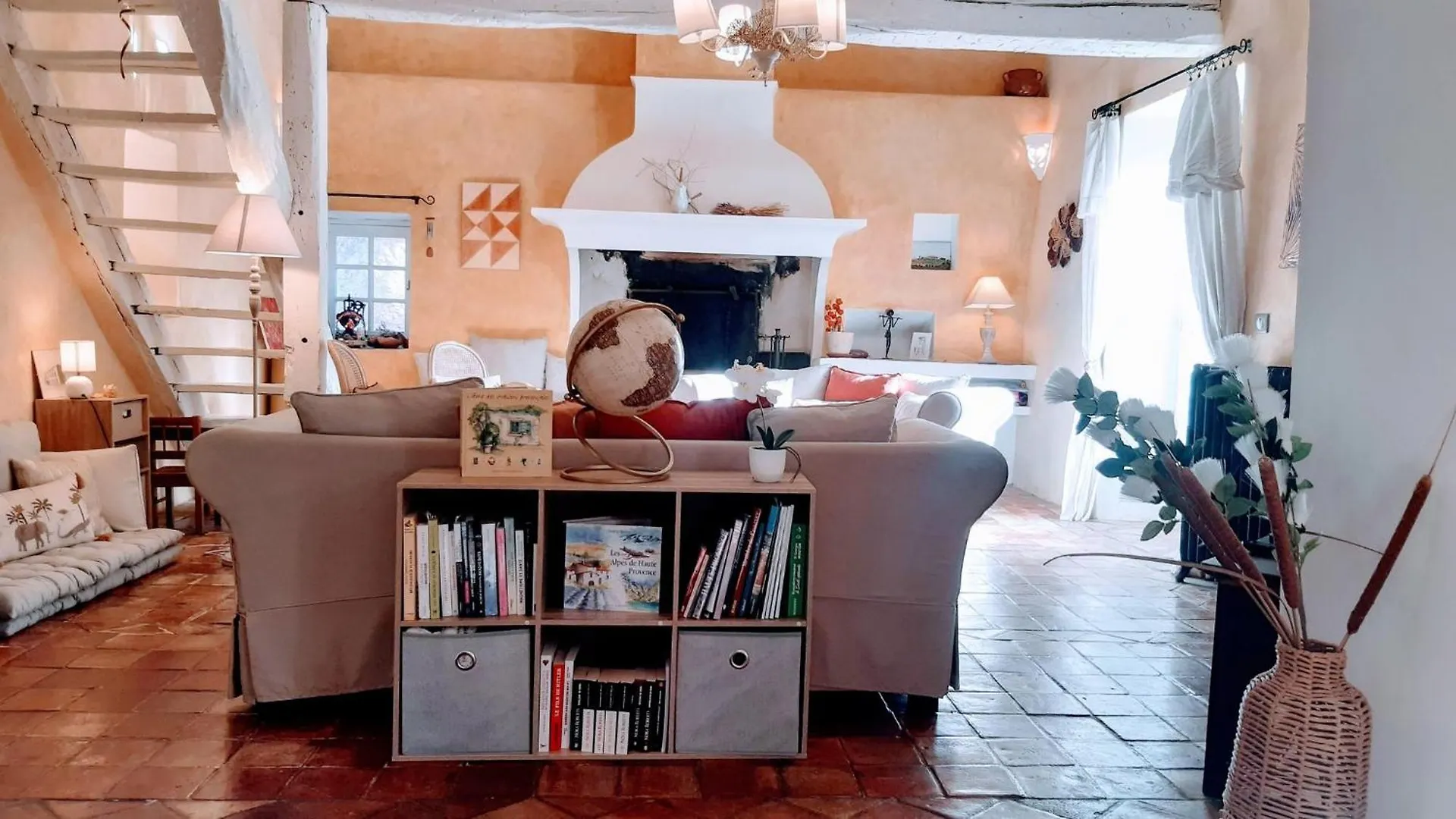 Elegant 18Th-Century Bastide In Provence With Panoramic Views And Private Pool Villa Valensole