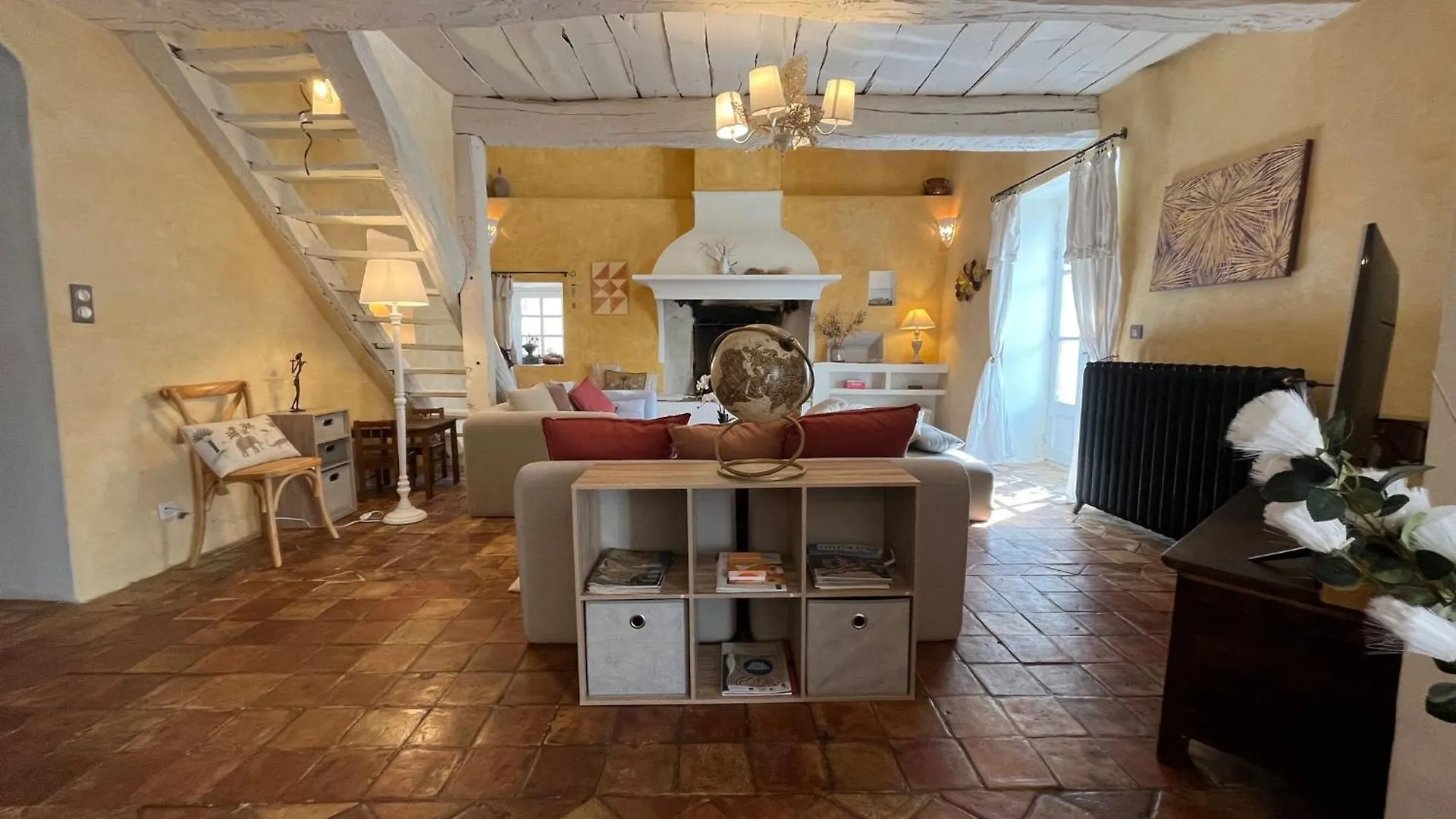 Elegant 18Th-Century Bastide In Provence With Panoramic Views And Private Pool Villa Valensole Vakantieboerderij