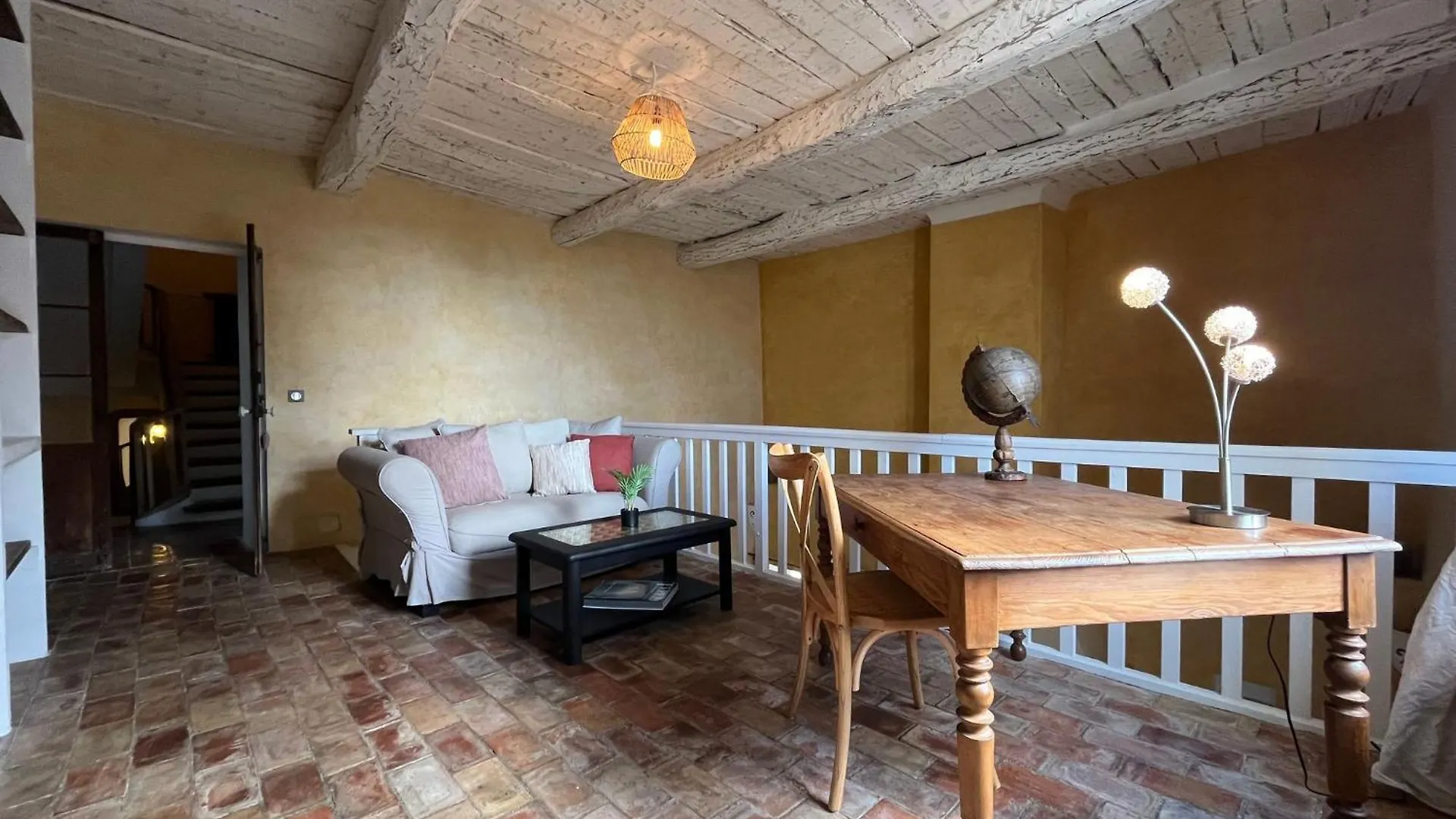 Vakantieboerderij Elegant 18Th-Century Bastide In Provence With Panoramic Views And Private Pool Villa Valensole Frankrijk